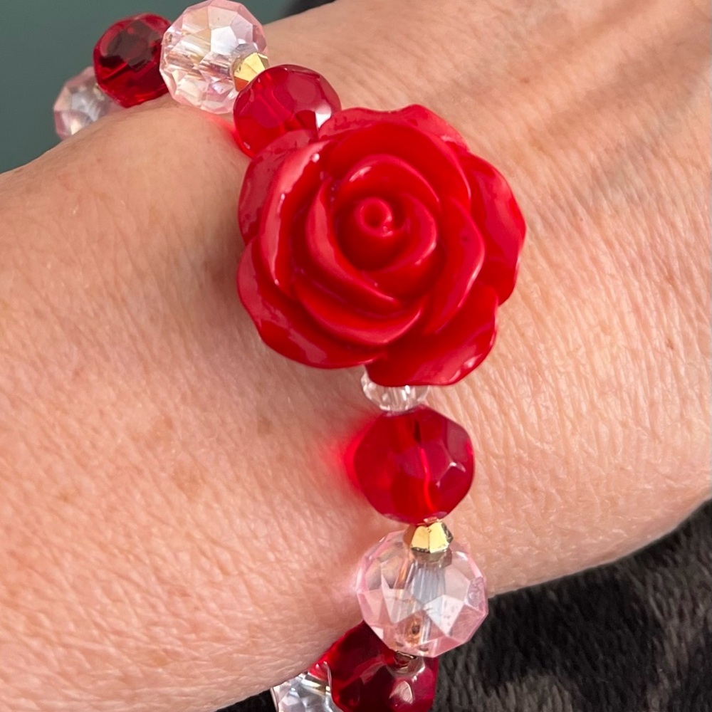 Elegant Red Rose Bracelet - Picture 4 of 7